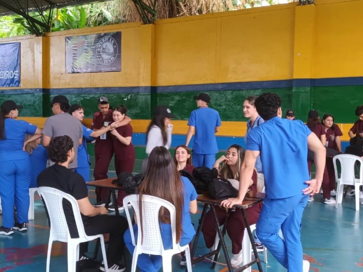 Una fotografía de la brigada de Salud llevada a cabo en el municipio Pijao y que fue dirigida por ACOFI.
