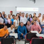 Una fotografía del equipo de la Alcaldía Municipal de Girardot, tomando el Curso en Gestión y Administración Pública, en la Universidad Piloto de Colombia, Seccional del Alto Magdalena.