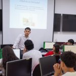 Foto de los estudiantes de colegios de la comuna 2 de Girardot, en capacitación sobre innovación financiera en el Punto Bolsa de Valores de Colombia.