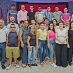 Una foto de los participantes al evento del Coloquio Sobre Venta Informal llevado a cabo en la Universidad Piloto de Colombia, Seccional del Alto Magdalena, en Girardot.