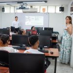 Miembros de las iglesias cristianas asistiendo a una de las sesiones de capacitación gratuita fruto de la Alianza creada por la Universidad Piloto de Colombia Seccional del Alto Magdalena y AdmeGyr.