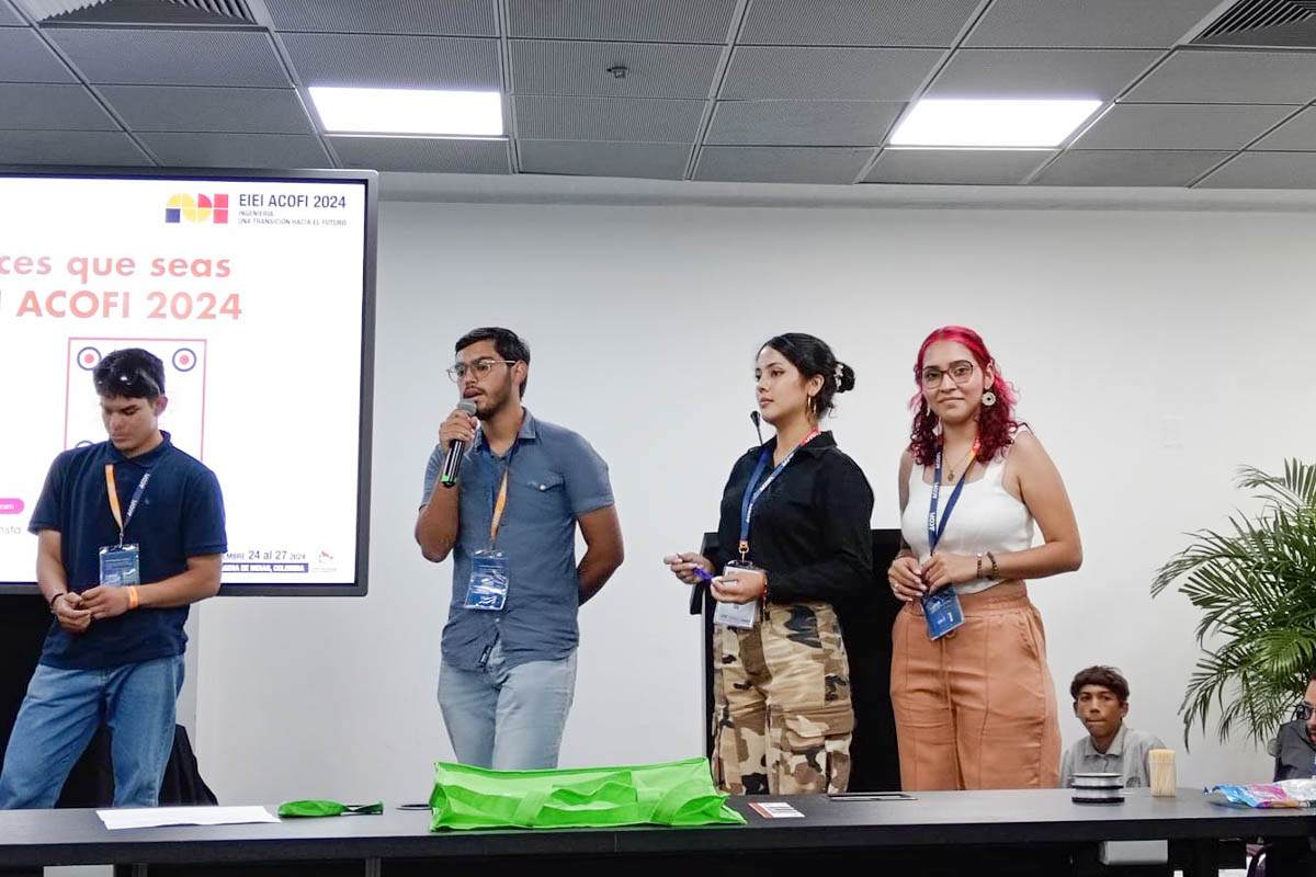 Estudiantes de la Universidad Piloto de Colombia participando en una de las actividades durante el Encuentro Internacional de Educación en Ingeniería 2024, llevado a cabo en Cartagena de Indias, Colombia.