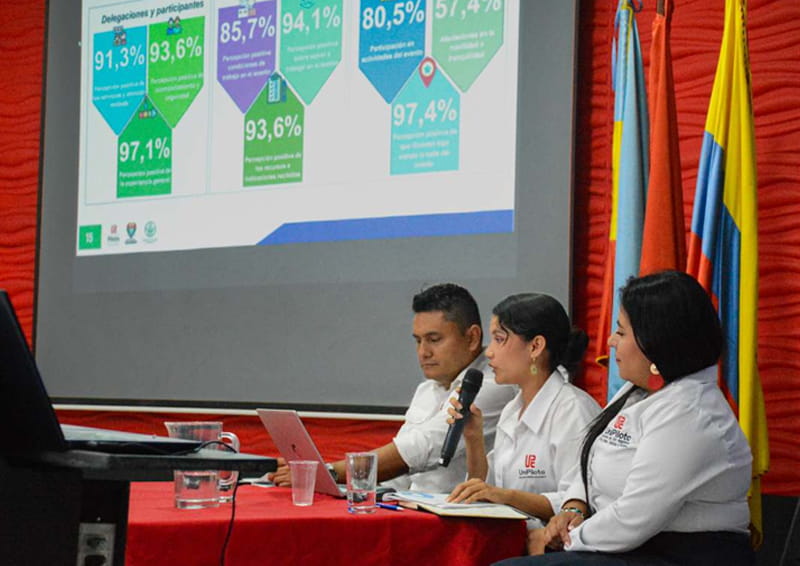 Investigadores del programa de Administración Turística y Hotelera de la Universidad Piloto de Colombia socializando ante medios locales las estadísticas de percepción de satisfacción del informe de impacto del Reinado Nacional del Turismo en Girardot